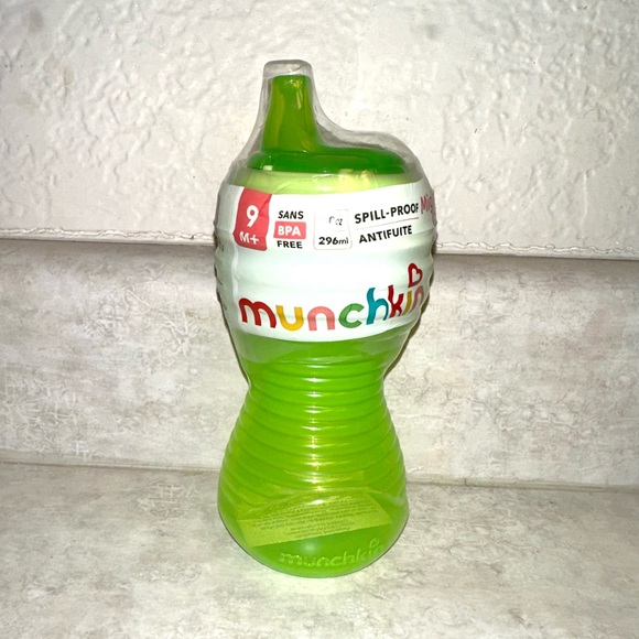 New Munchkin Sippy Cups, 10oz Mighty Grip Spill Proof - Picture 4 of 4
